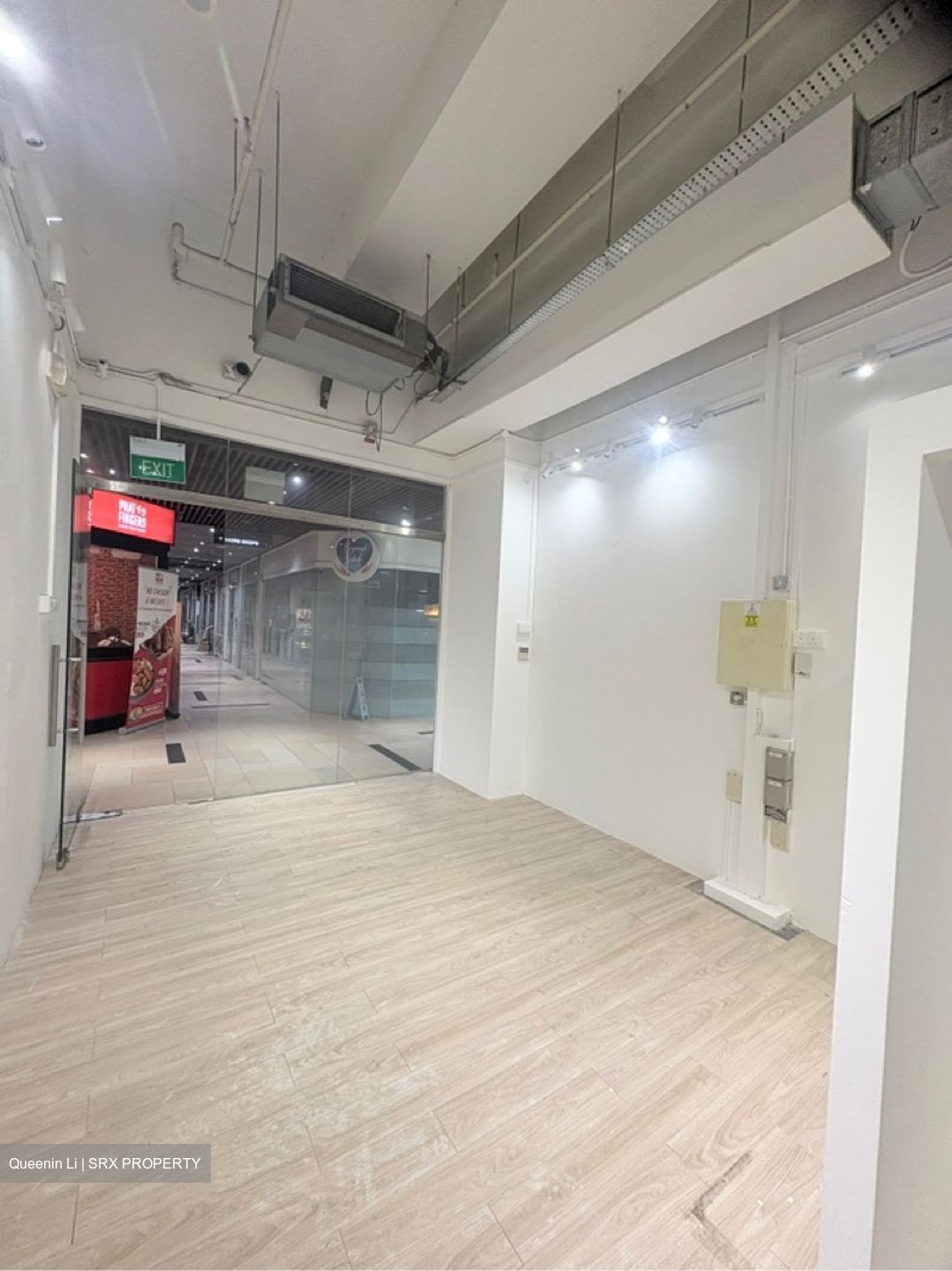 East Village (D16), Retail #619326681